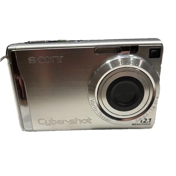 Sony Cyber-shot DSC-W200 12.1MP Digital Compact Camera Silver excellen condition - Picture 2 of 8